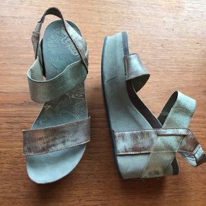 Otbt platform sandals, bronze/gold